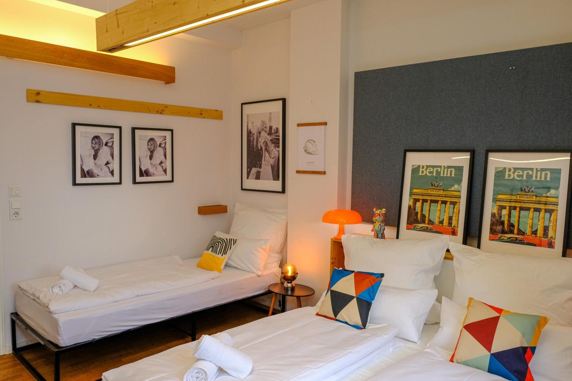 Roof&chill Loft I Overthetop 2-level I 170m2 I 2 Baeder I Bachelor I Familien I Gruppen I Events Berlijn