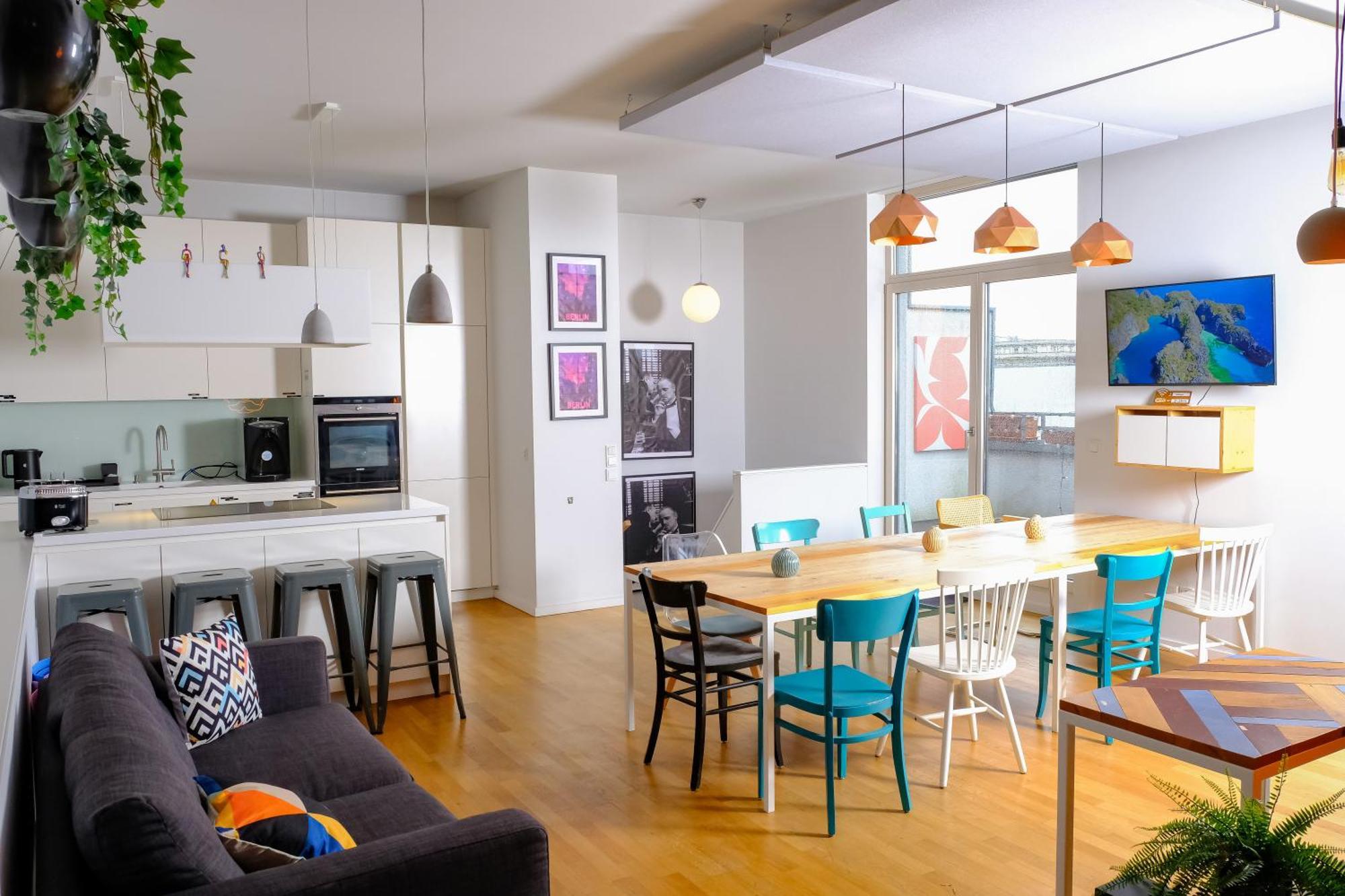 Appartement Roof&chill Loft I Overthetop 2-level I 170m2 I 2 Baeder I Bachelor I Familien I Gruppen I Events Berlijn